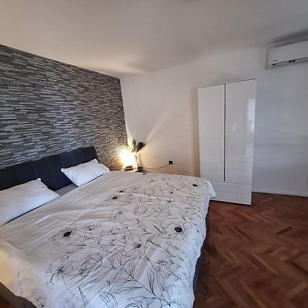 Apartment Little Princess Dora Senj  Eksteriør billede