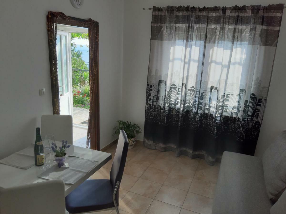 Apartment Little Princess Dora Senj  Eksteriør billede